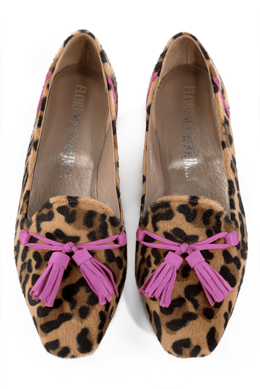 Safari black and shocking pink women's loafers with pompons. Square toe. Flat flare heels. Top view - Florence KOOIJMAN