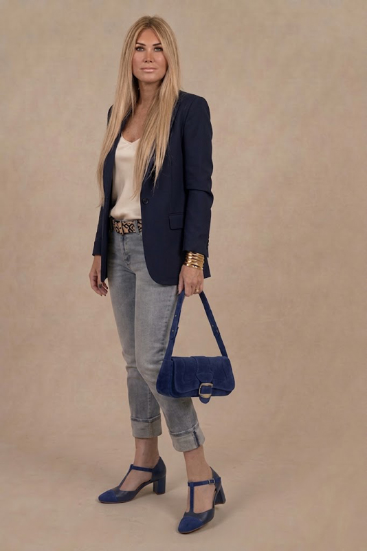 Dress heels closed-back T-strap in midnight blue and navy blue leather with medium block heels and round toe - Worn view