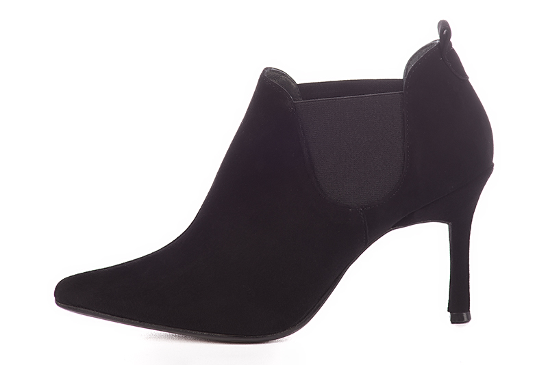 Matt black women's ankle boots with buckles on the sides. Pointed toe. Very high slim heel. Profile view - Florence KOOIJMAN