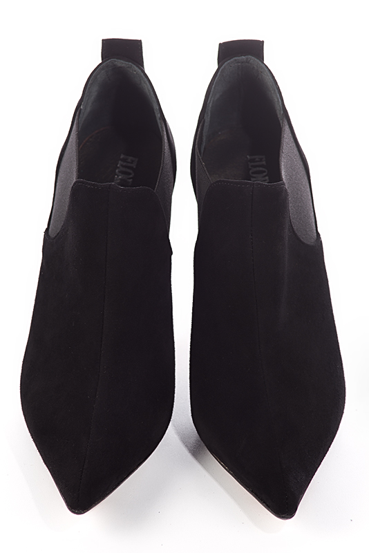Matt black women's ankle boots with buckles on the sides. Pointed toe. Very high slim heel. Top view - Florence KOOIJMAN
