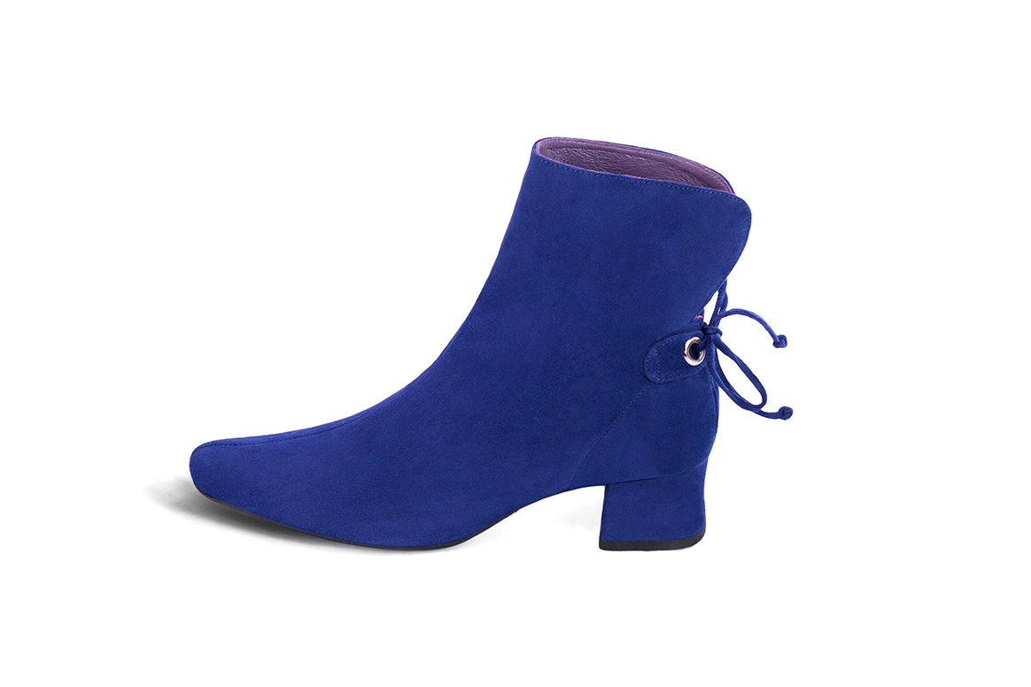 Electric blue women's ankle boots with laces at the back. Round toe. Low flare heels. Profile view - Florence KOOIJMAN