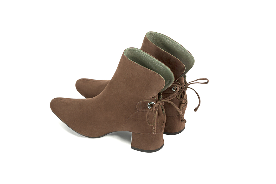 Chocolate brown women's ankle boots with laces at the back. Round toe. Low flare heels. Rear view - Florence KOOIJMAN