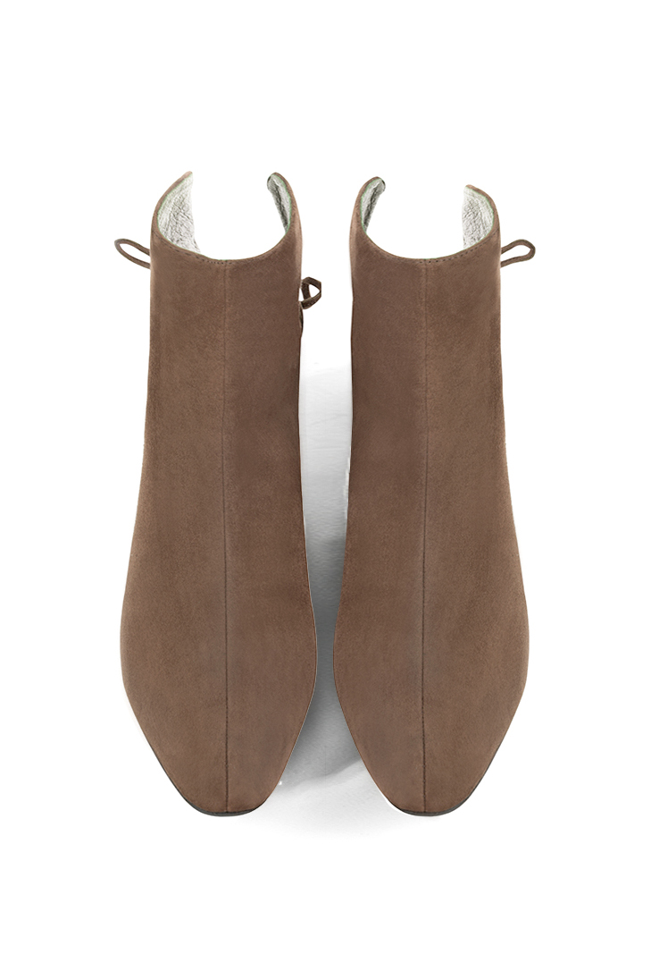 Chocolate brown women's ankle boots with laces at the back. Round toe. Low flare heels. Top view - Florence KOOIJMAN