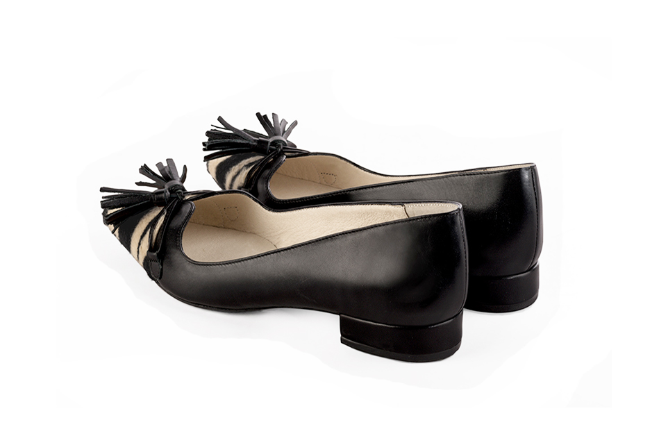 Women's animal print and satin black elegant pumps with a bow on the front. Pointed toe. Flat block heels - Rear view