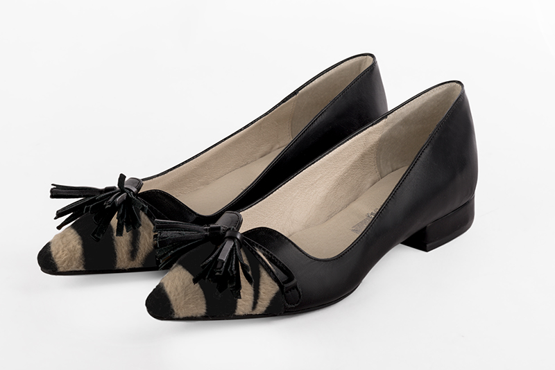 Safari black women's dress pumps, with a knot on the front. Pointed toe. Flat block heels. Front view - Florence KOOIJMAN