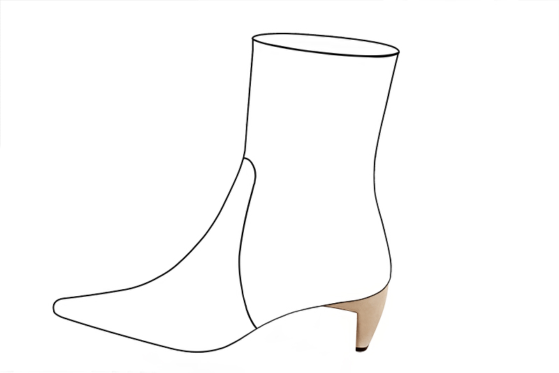 1 5&frasl;8 inch / 4 cm high comma heels. Profile view - Florence KOOIJMAN