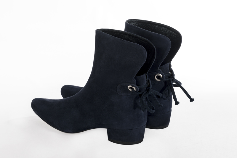1 3&frasl;8 inch / 3.5 cm high block heels. Front view - Florence KOOIJMAN
