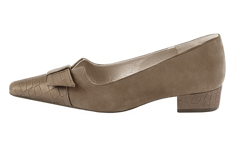 1 3&frasl;8 inch / 3.5 cm high block heels. Profile view - Florence KOOIJMAN