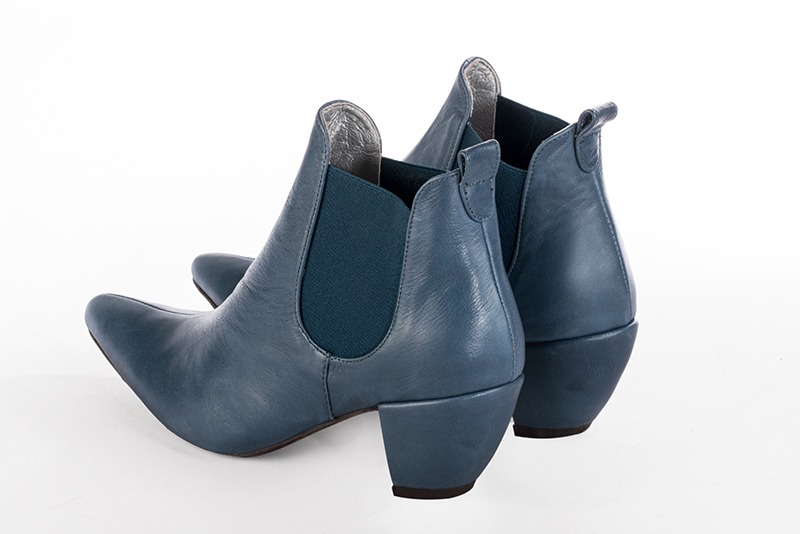 2 1&frasl;8 inch / 5.5 cm high cone heels. Front view - Florence KOOIJMAN