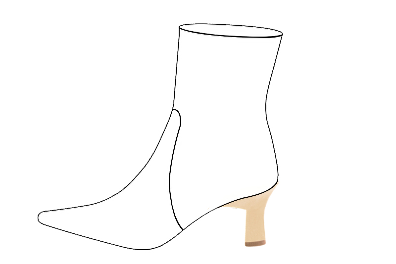 2 3&frasl;8 inch / 6 cm high spool heels. Profile view - Florence KOOIJMAN