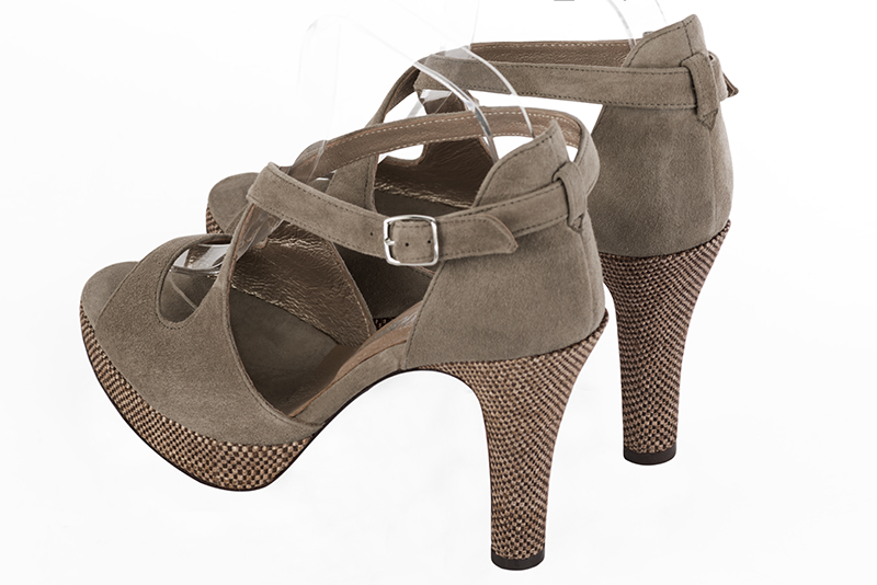 4 1&frasl;8 inch / 10.5 cm high slim heels with 3&frasl;4 inch / 2 cm high platforms at the front. Front view - Florence KOOIJMAN