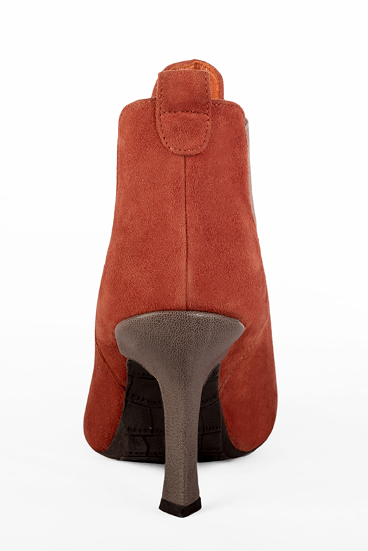 3 3&frasl;8 inch / 8.5 cm high spool heels. Rear view - Florence KOOIJMAN
